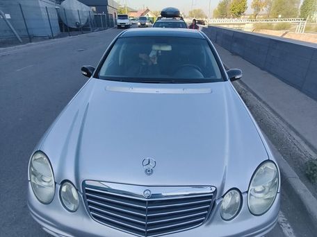 Mercedes-Benz E-Класс, 2003 — 照片 1
