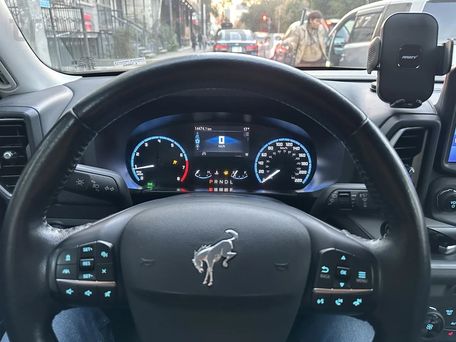 Ford Bronco, 2023 — photo 10