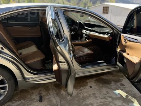 Lexus ES, 2017 — photo 8