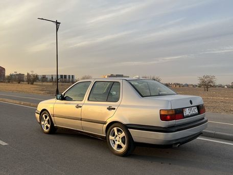 Volkswagen Vento, 1993 — 照片 10