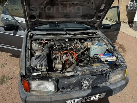 Volkswagen Passat, 1990