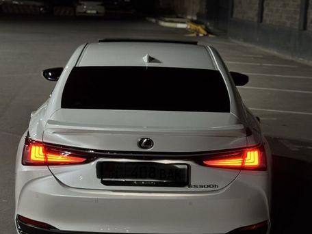 Lexus ES, 2022 — photo 4