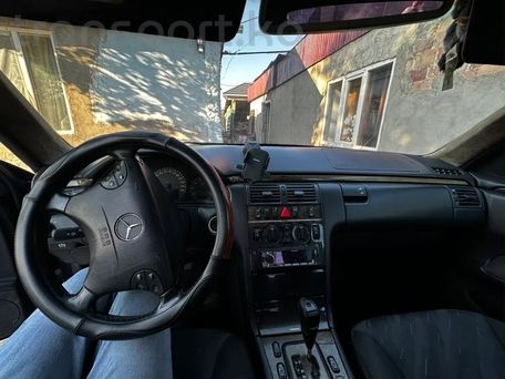 Mercedes-Benz E-Класс, 2000 — 照片 6