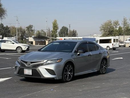 Toyota Camry, 2018 — 照片 3