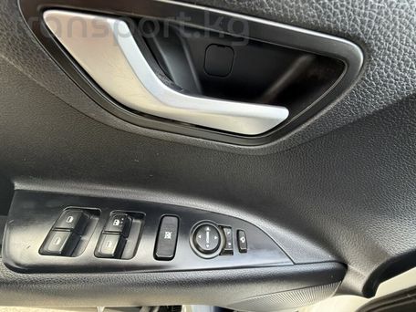 Kia Stonic, 2018 — сүрөт 9