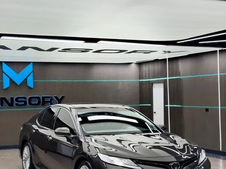 Toyota Camry, 2018 — 照片 1
