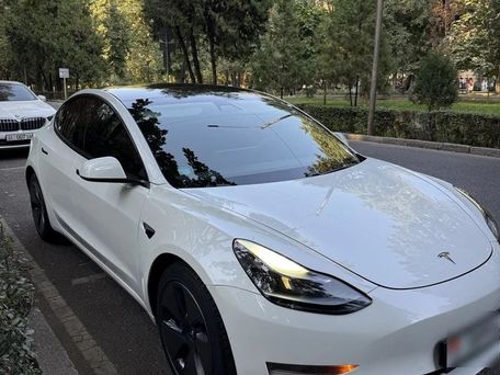 Tesla Model 3, 2021