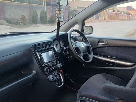 Honda Stream, 2003 — photo 6