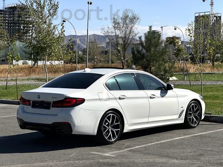 BMW 5 серии, 2021 — 照片 5