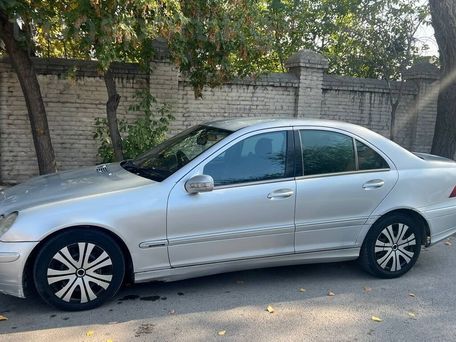 Mercedes-Benz C-Класс, 2003 — 照片 2