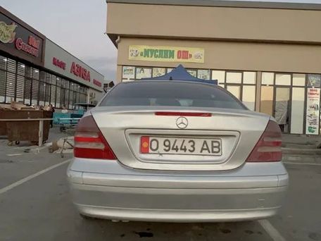 Mercedes-Benz C-Класс, 2003 — 照片 2