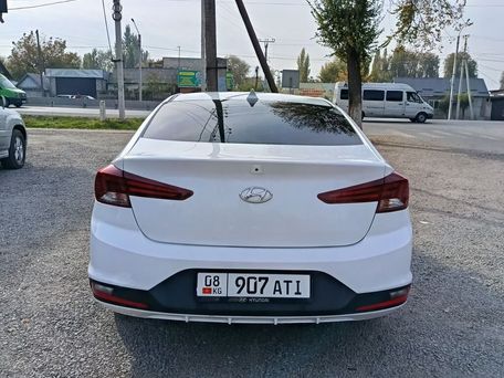 Hyundai Elantra, 2018 — 照片 2
