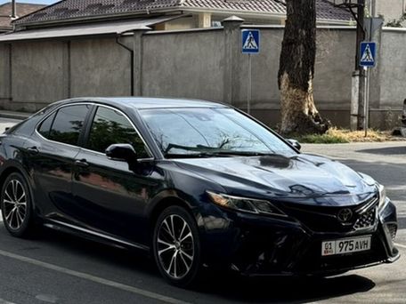 Toyota Camry, 2018 — фото 1