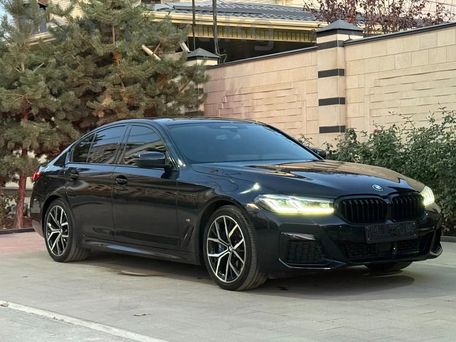 BMW 5 Series, 2022 — photo 1