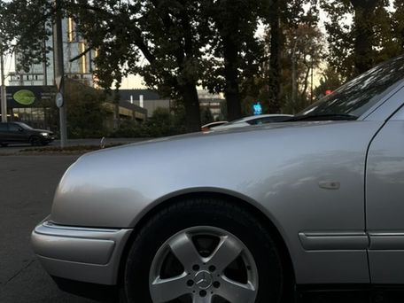 Mercedes-Benz E-Class, 1996 — photo 19