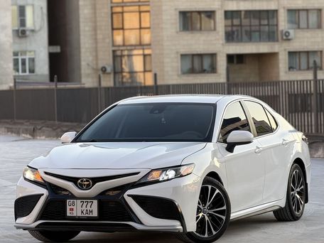 Toyota Camry, 2019 — фото 1