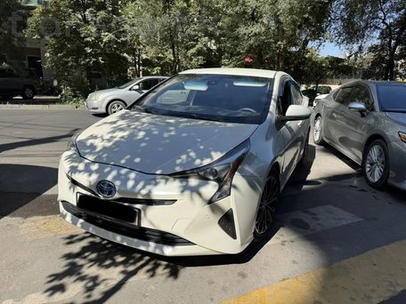 Toyota Prius, 2017 — фото 1
