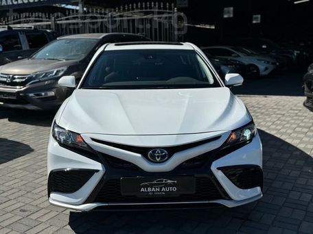 Toyota Camry, 2023 — фото 2