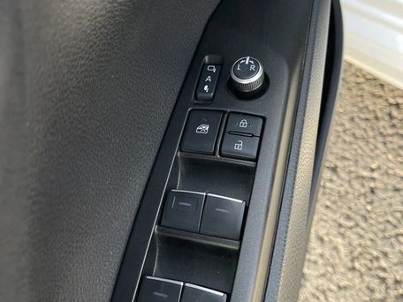 Toyota Camry, 2023 — photo 11