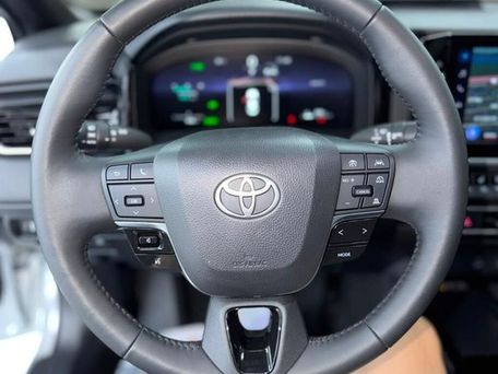 Toyota Camry, 2025 — фото 4