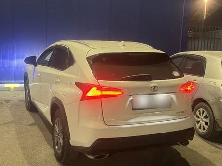 Lexus NX, 2017 — photo 2