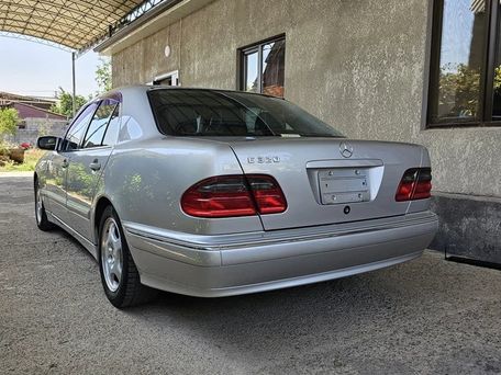 Mercedes-Benz E-Класс, 2001 — 照片 11