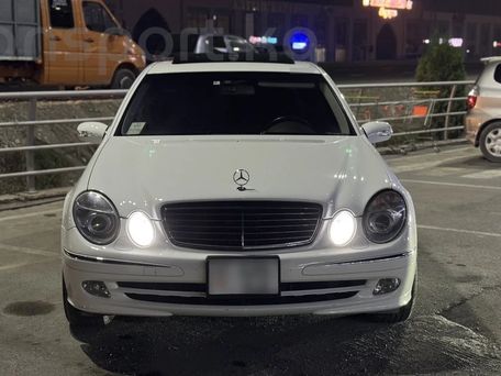 Mercedes-Benz E-Class, 2004 — сүрөт 1