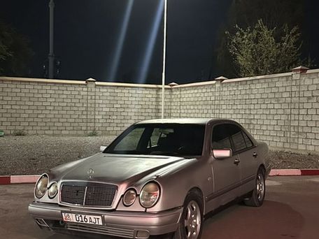 Mercedes-Benz E-Class, 1995 — photo 1