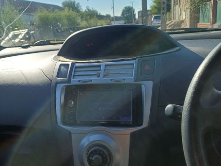 Toyota Vitz, 2005 — 照片 7