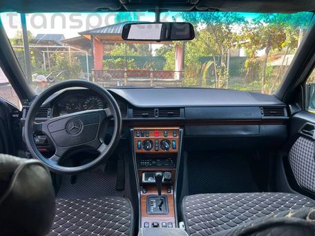Mercedes-Benz E-Class, 1994 — сүрөт 9