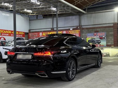Lexus LS, 2018 — 照片 3