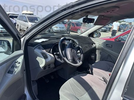 Nissan Almera Tino, 2003 — 照片 5