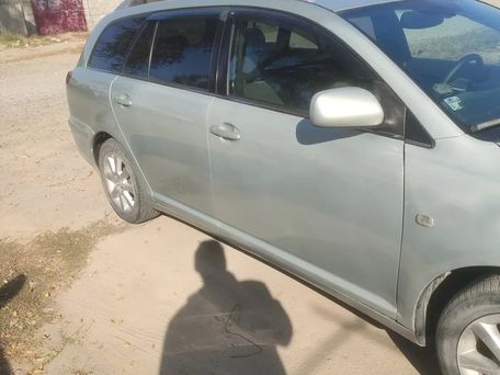 Toyota Avensis, 2004 — 照片 2