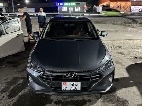 Hyundai Avante, 2018 — 照片 2