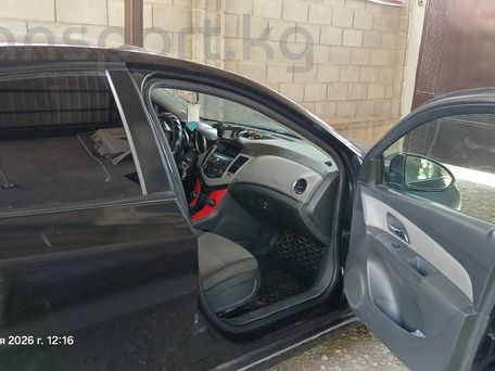 Chevrolet Cruze, 2010 — 照片 3