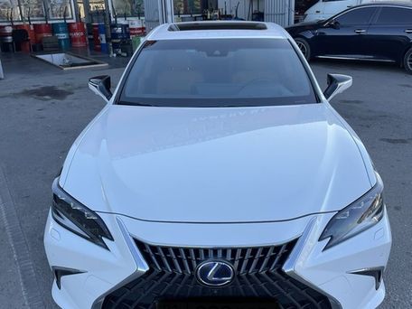 Lexus ES, 2022 — photo 1