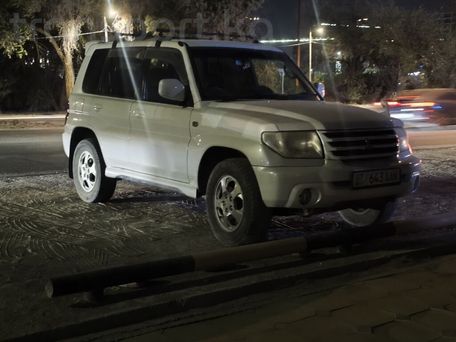 Mitsubishi Pajero iO, 2003 — 照片 2