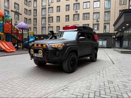 Toyota 4Runner, 2019 — photo 1
