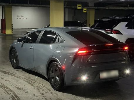 Toyota Prius v (+), 2023 — сүрөт 6