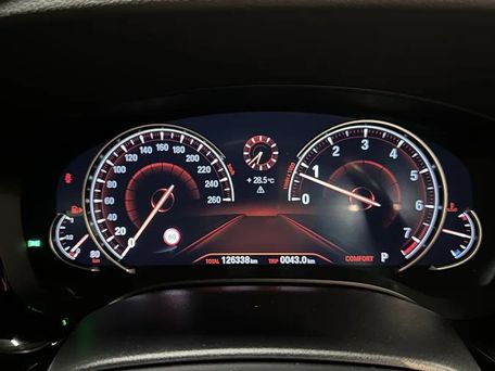 BMW 5 серии, 2018 — 照片 8