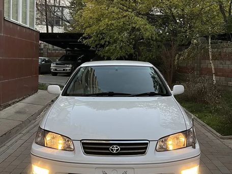 Toyota Camry, 2000 — photo 2