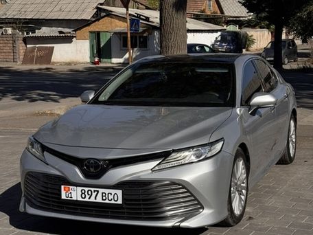 Toyota Camry, 2019 — photo 1