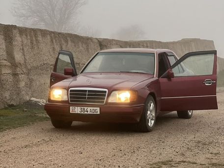 Mercedes-Benz E-Класс, 1990 — сүрөт 4