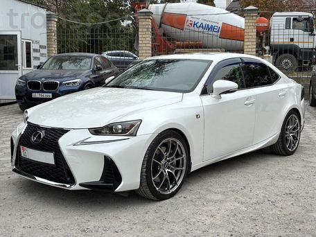 Lexus IS, 2018 — 照片 2