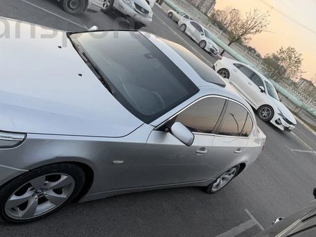 BMW 5 серии, 2005 — 照片 2