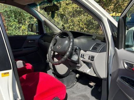 Toyota Voxy, 2003 — сүрөт 6