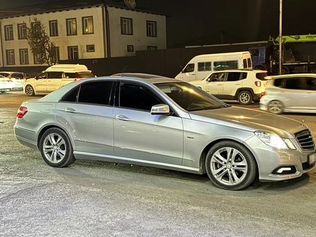 Mercedes-Benz E-Класс, 2010 — фото 4