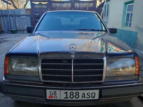 Mercedes-Benz W124, 1990