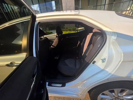 Toyota Camry, 2020 — 照片 6