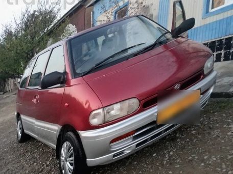 Nissan Serena, 1993 — 照片 1